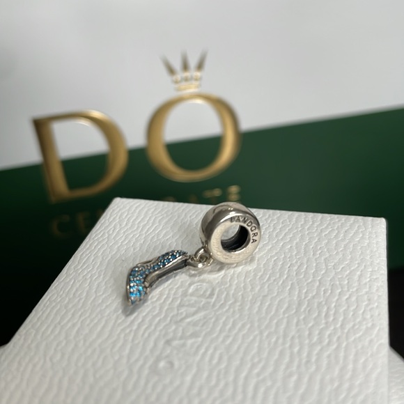 Authentic Pandora Cinderella’s Slipper Charm - Picture 5 of 5